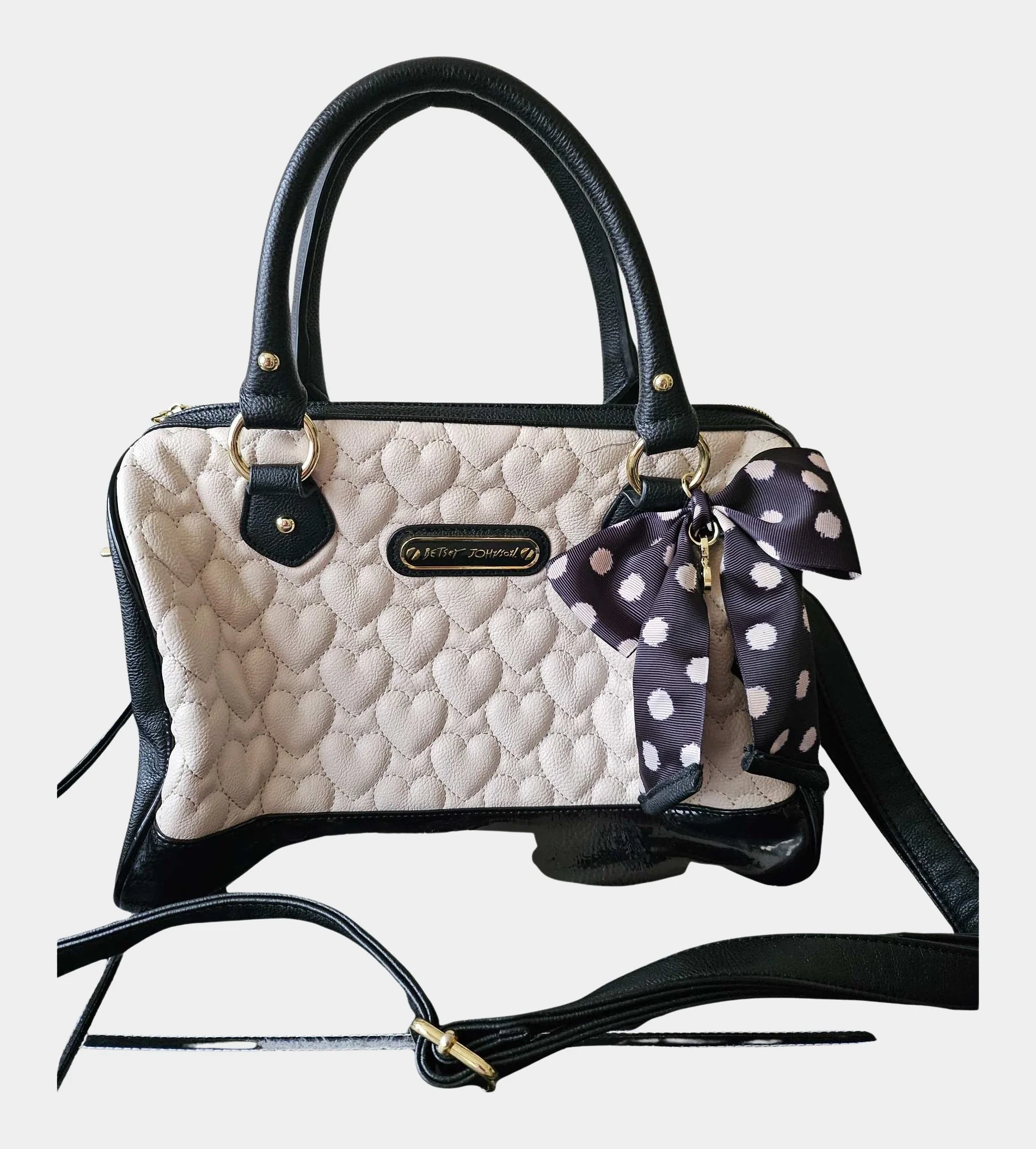 Betsey Johnson black & white bag with quilted hearts | RE:LUV